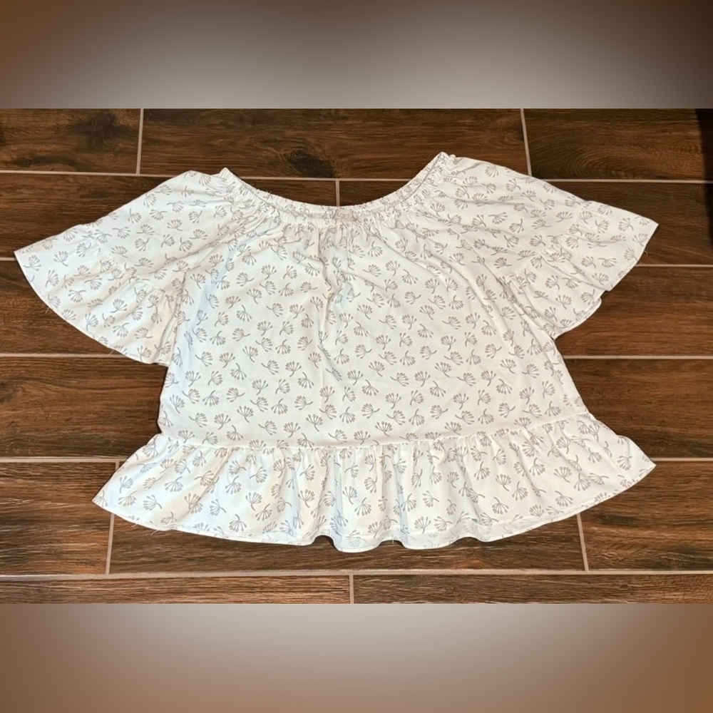 Loft Ruffle Short Sleeves Top Size Medium